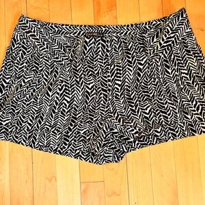 Express print shorts